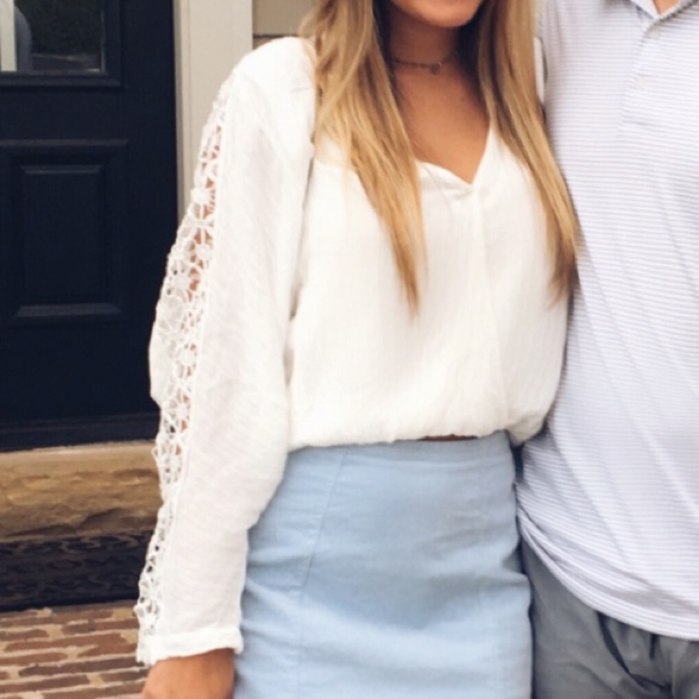 Free People white flowy top with open sleeve